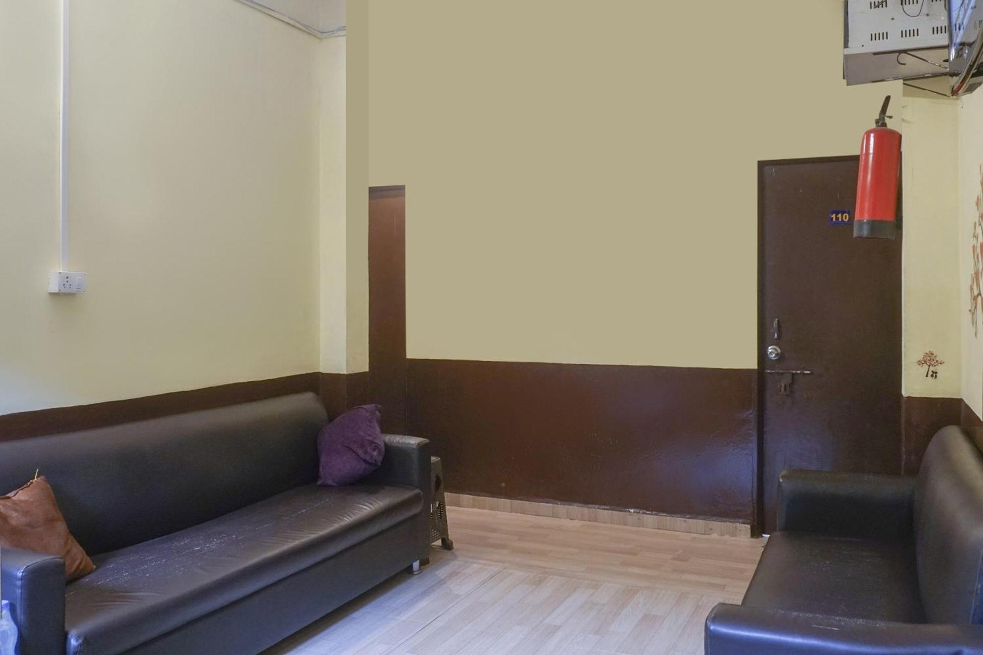 Hotel O R K Hotel Pimpri-Chinchwad エクステリア 写真