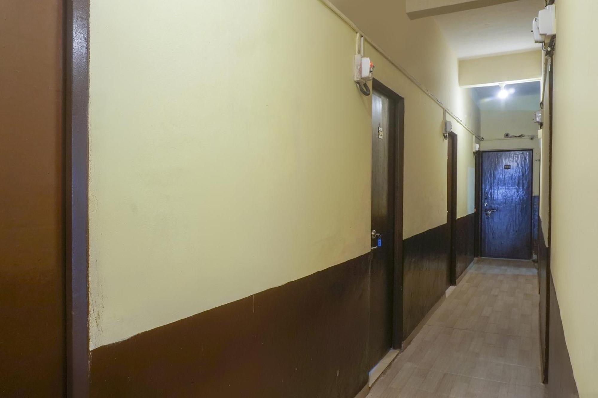 Hotel O R K Hotel Pimpri-Chinchwad エクステリア 写真