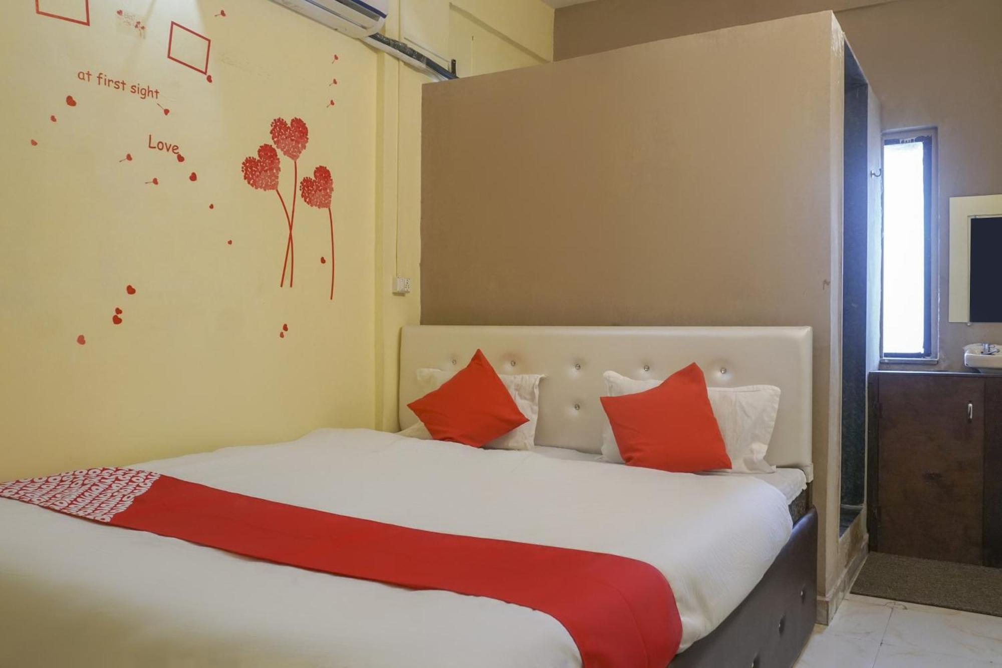 Hotel O R K Hotel Pimpri-Chinchwad エクステリア 写真