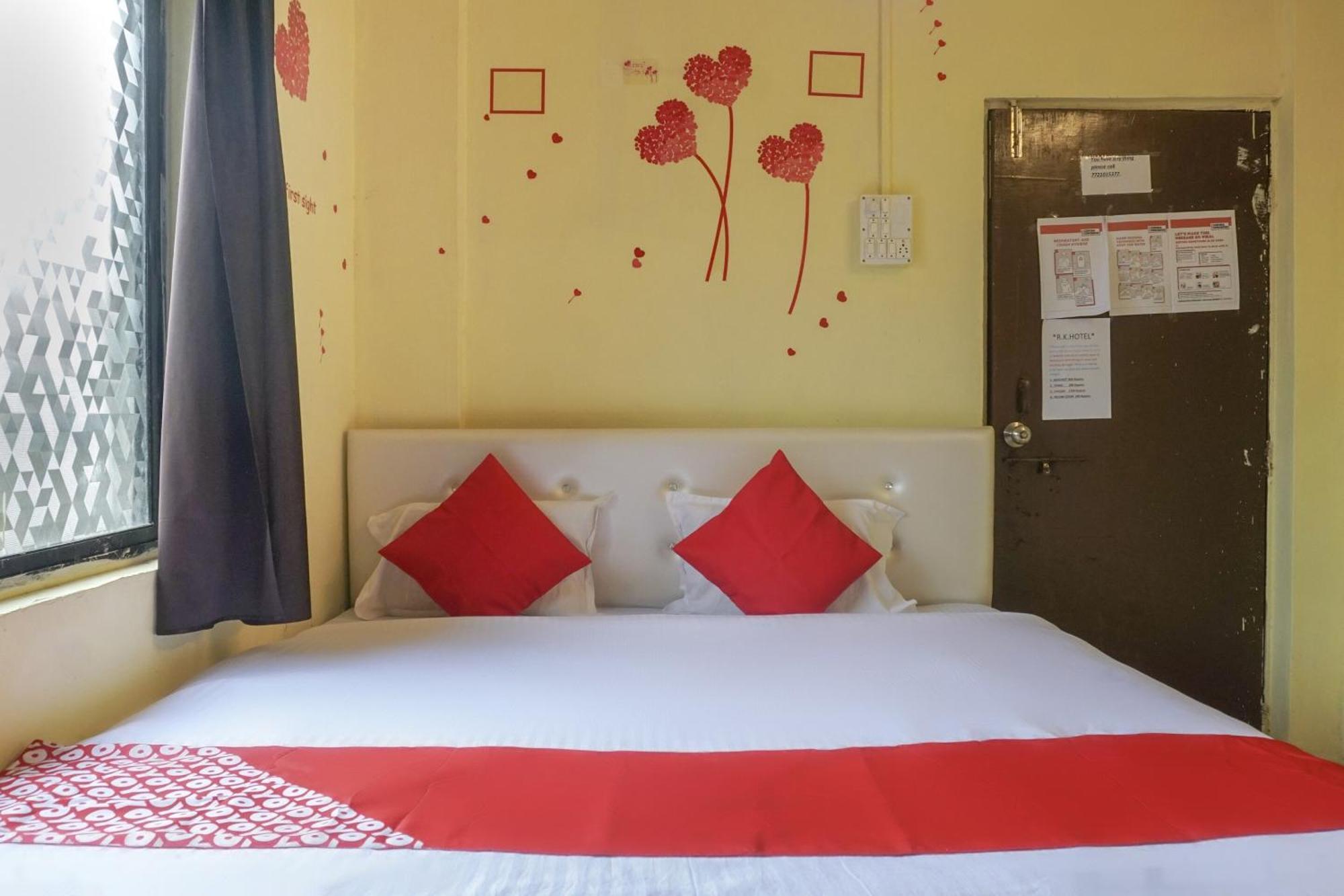 Hotel O R K Hotel Pimpri-Chinchwad エクステリア 写真