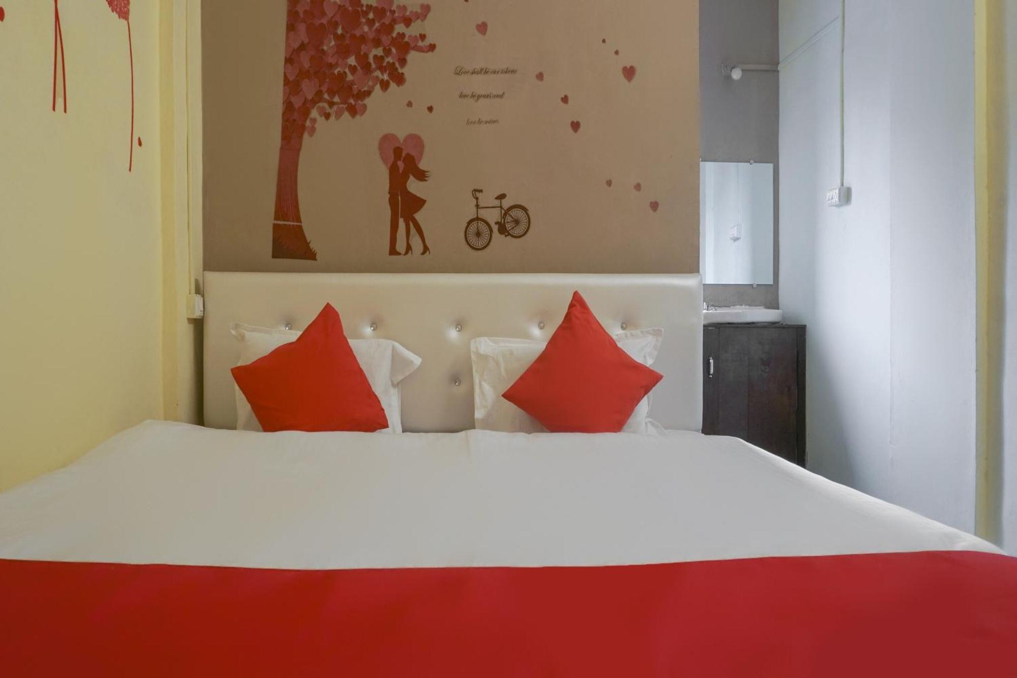 Hotel O R K Hotel Pimpri-Chinchwad エクステリア 写真